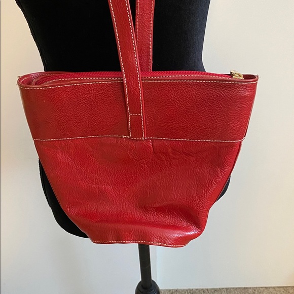 Elegant Red Leather Shoulder Bag by Perry Ellis - Picture 4 of 8